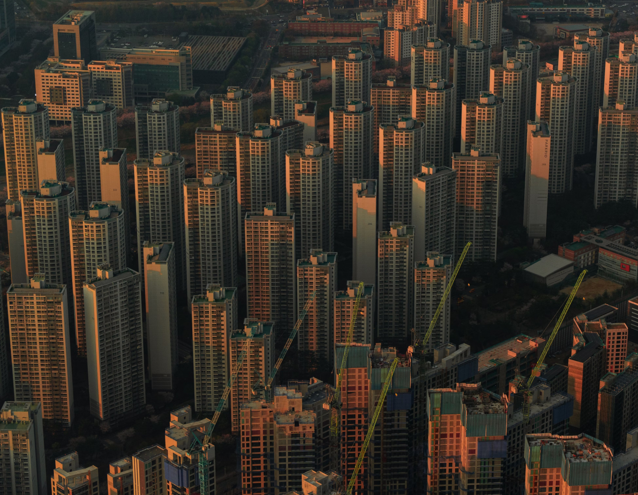 기본 인테리어 vs. 고급 인테리어: 평당 비용의 숨겨진 진실